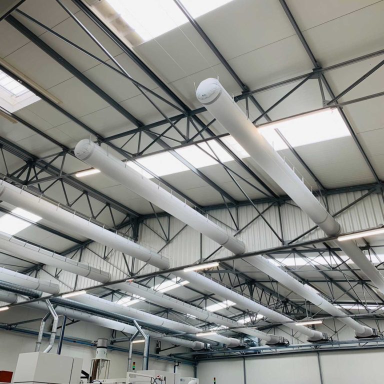 Installation d'un système de climatisation pour une usine de fabrication par Génie Fluide