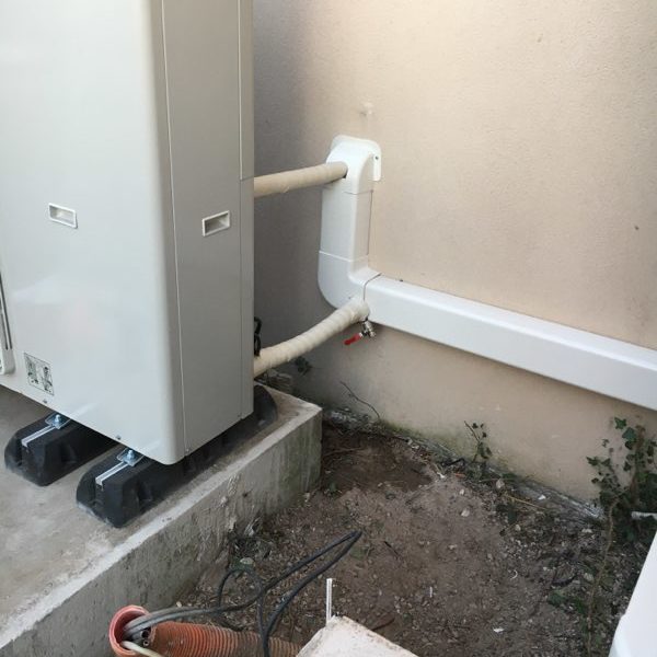 Remplacement d'une pompe à chaleur mixte ECS par l'équipe de plombiers-chauffagistes Génie Fluide