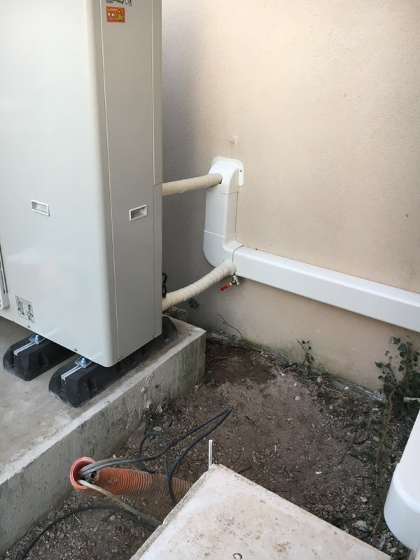 Remplacement d'une pompe à chaleur mixte ECS par l'équipe de plombiers-chauffagistes Génie Fluide